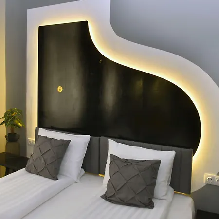 Hotel Walk Vaci 78 4*