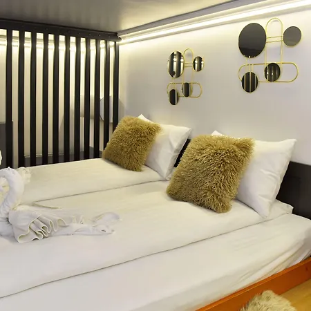 Hotel Walk Vaci 78 4*